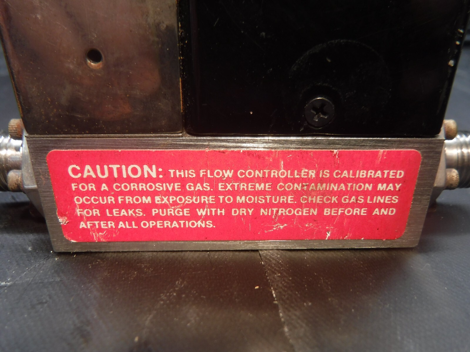Unit UFC-1160A Gas: CL2 Mass Flow Controller
