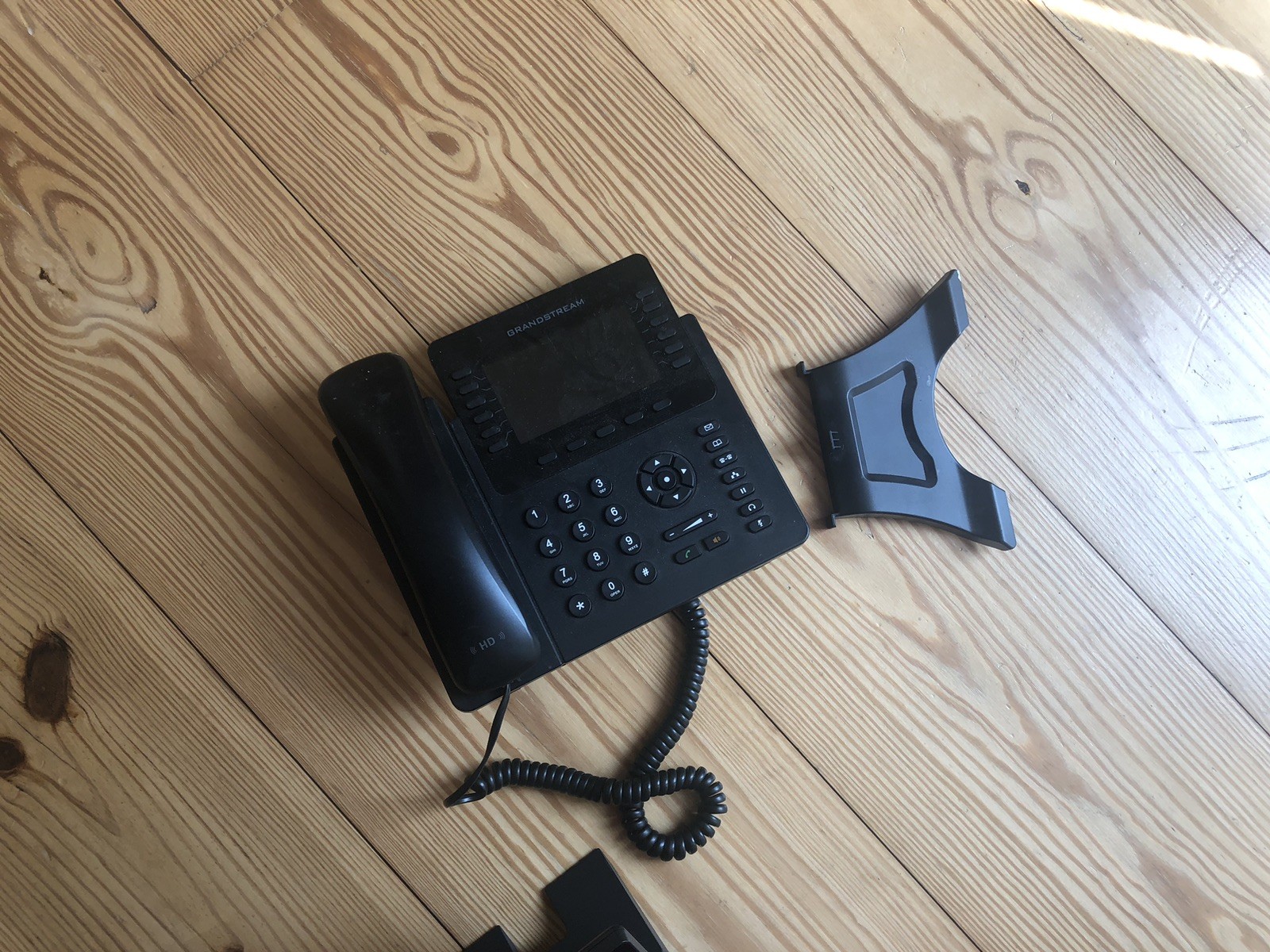 Grandstream GXP2170 High-End IP Phone. Black