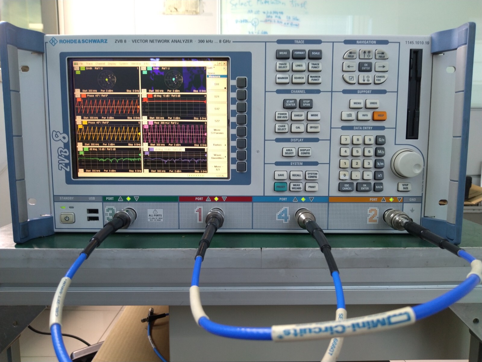 Rohde & Schwarz ZVB8 Vector Network Analyzer 300kHz- 8GHz , 4 ports _ 0385