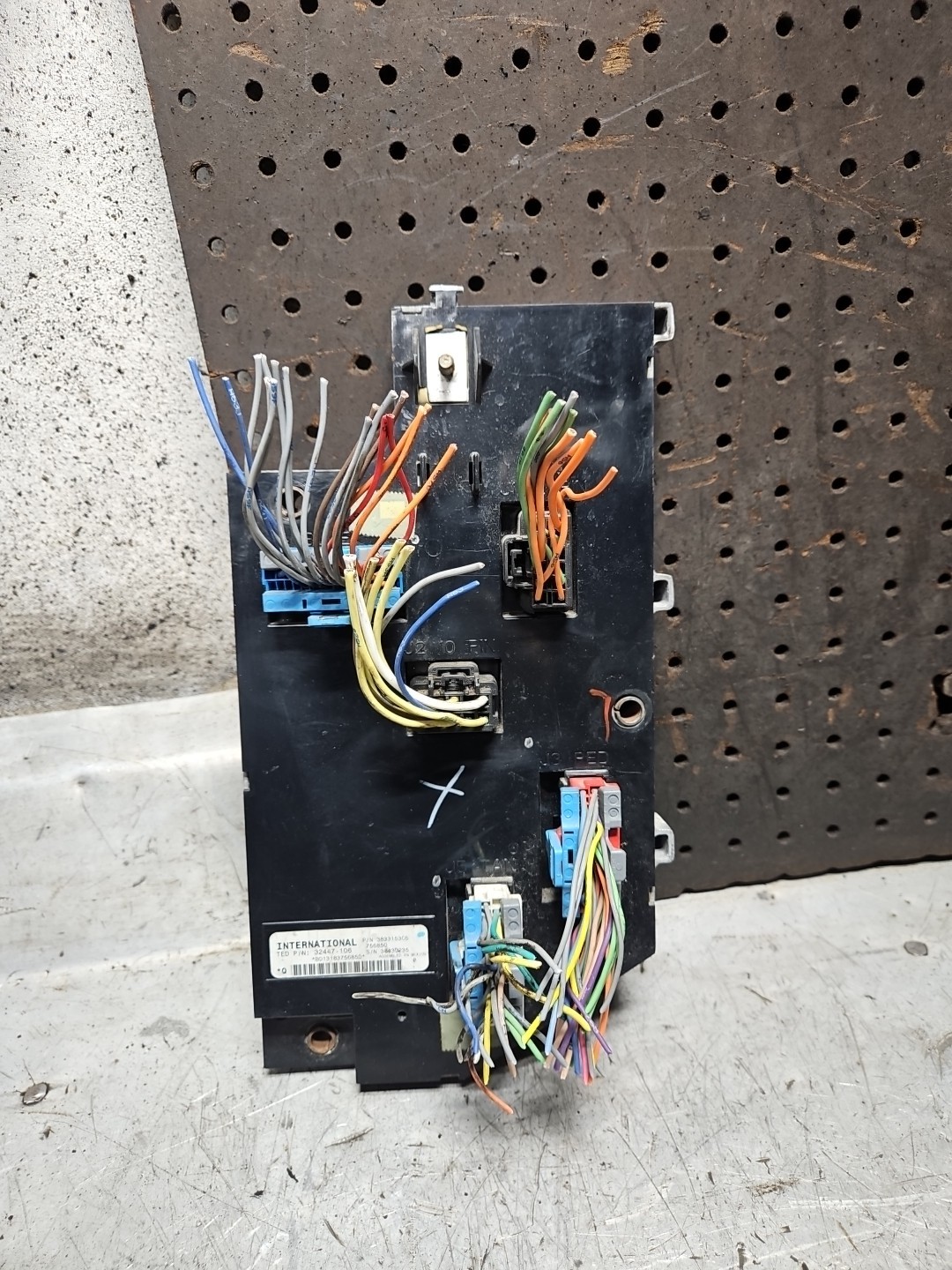 3833153C5 2015 International Prostar Cab Control Module