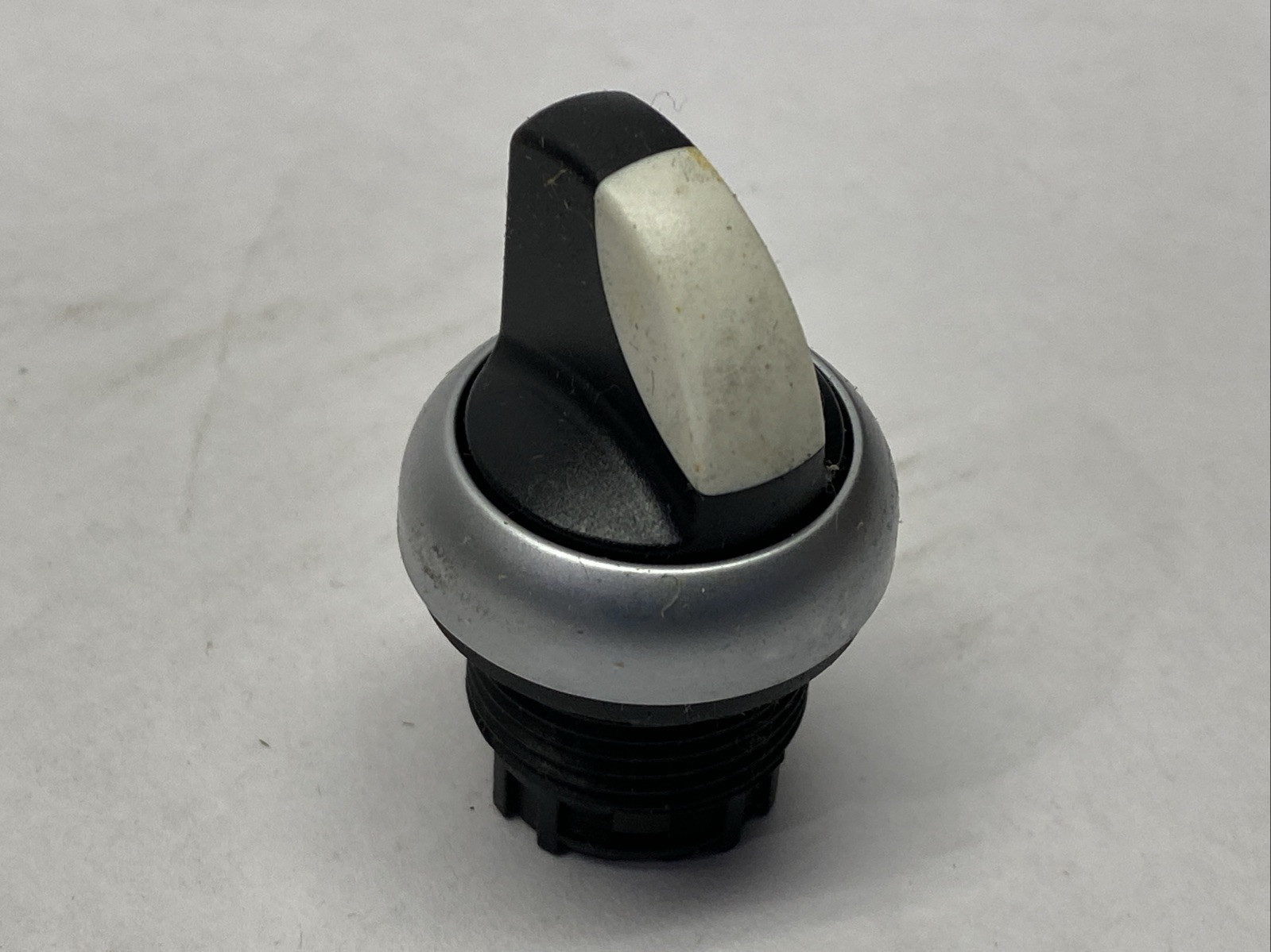 Moeller S-5367 2-Position Selector Switch Assembly Left / Right Black