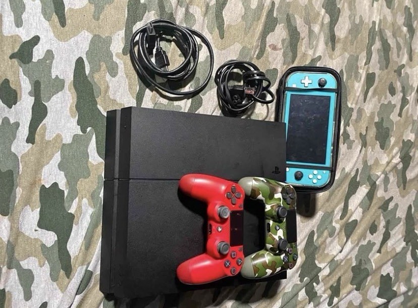 Nintendo Switch Lite and ps4 2 controllers