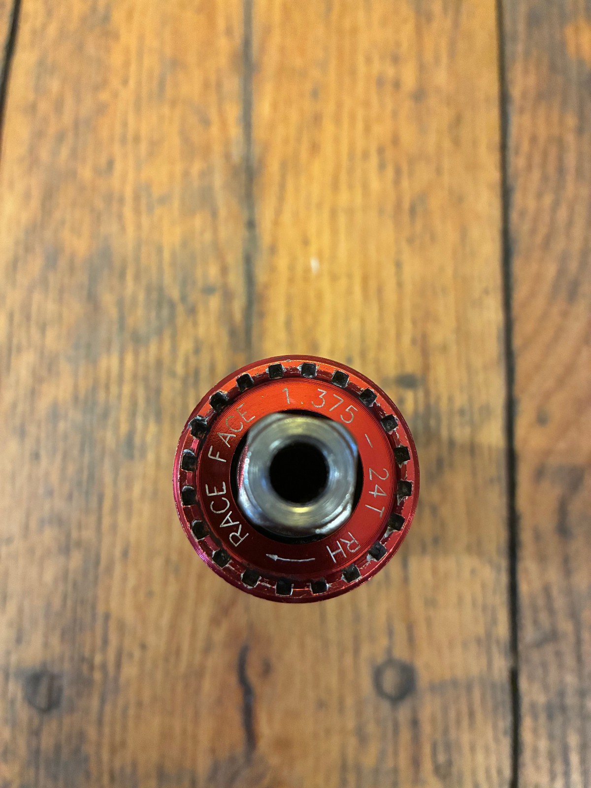 RaceFace Taperlock square taper bottom bracket Red Ano