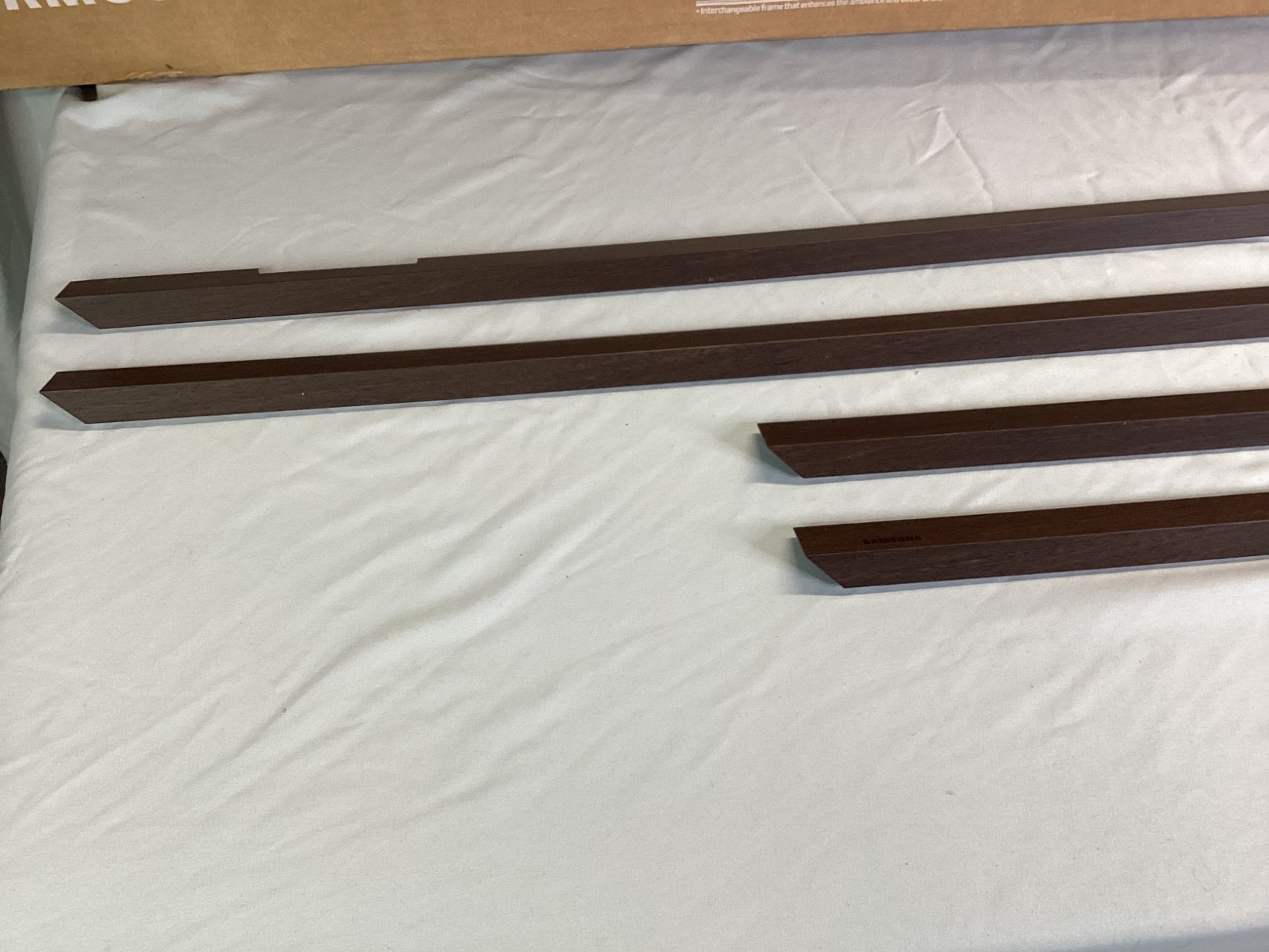 Samsung VG-SCFF65BWBZA 65" The Frame Customizable Bezel - Modern Brown - READ