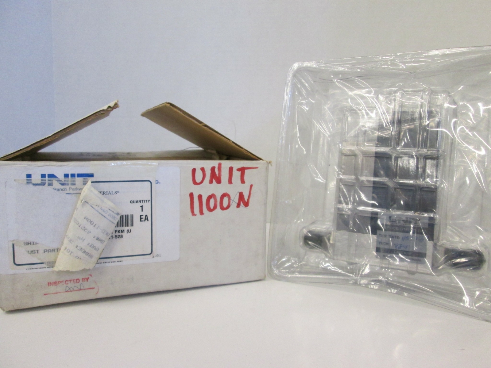 Unit UFC-1100N Mass Flow Controller, H2, 500 SCCM
