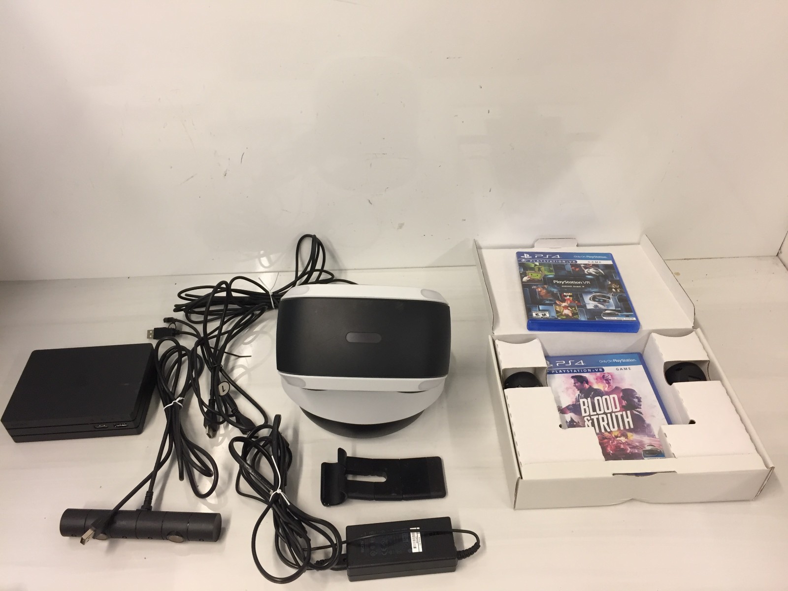 Sony PlayStation VR PSVR Bundle CUH-ZVR2 Headset Camera 2 Move Controllers (Mint