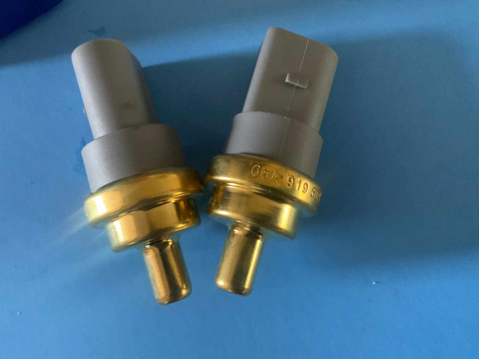 2 MAiSTERSATZ Coolant Temperature Sensor 06A919501A For 2003-2008 VW Jetta Audi