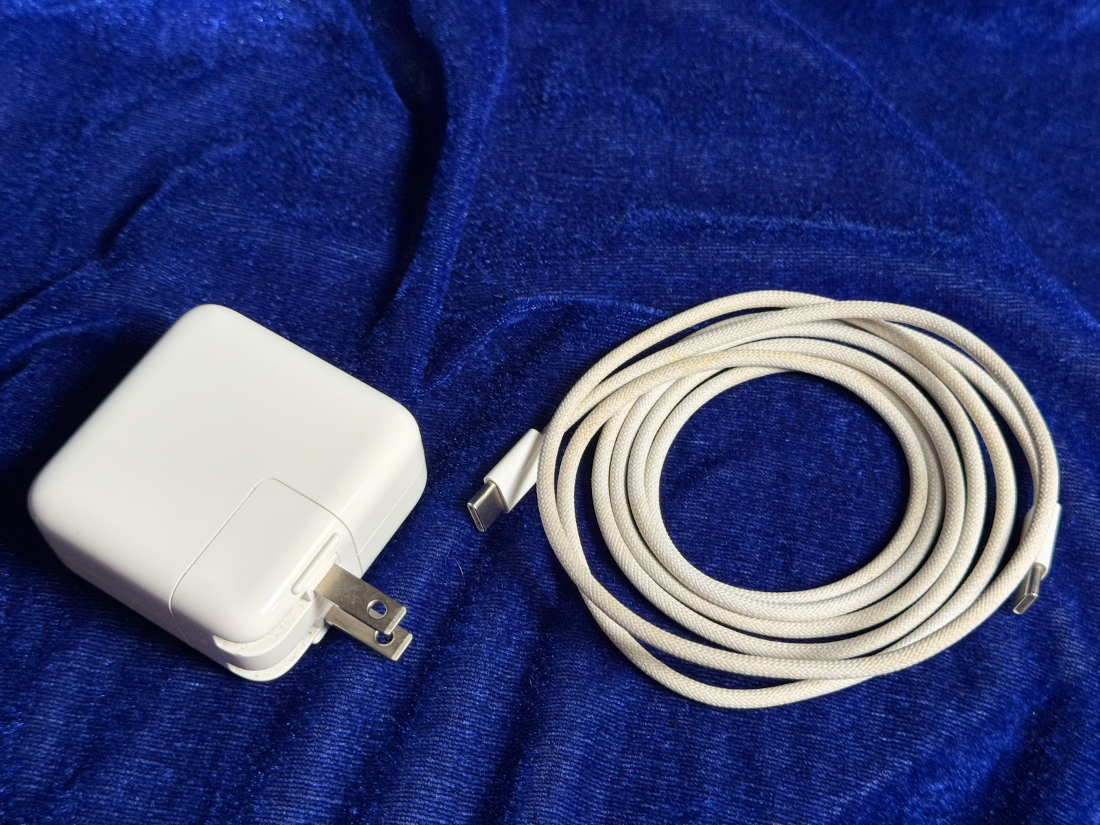 APPLE VISION PRO 1TB MQLA3LL/A – COMPLETE PACKAGE – HONEST CONDITION