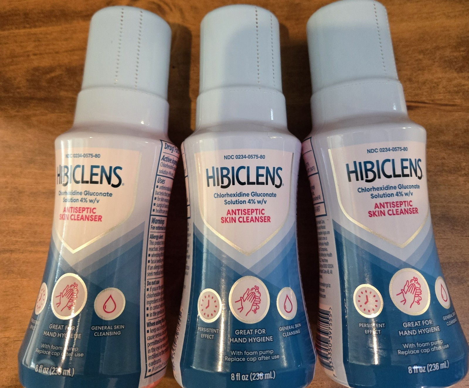 Hibiclens 4% Antiseptic Skin Cleanser w/ Foaming Pump, 8 Fl OZ (3Pk) EXP 04/27