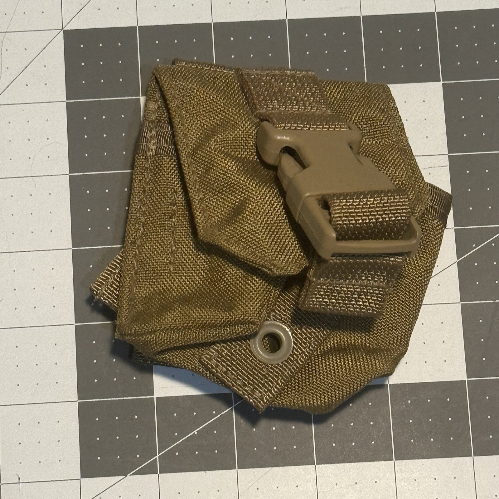 USGI Eagle Industries Frag Grenade Pouch Coyote Brown - MOLLE Never Issued