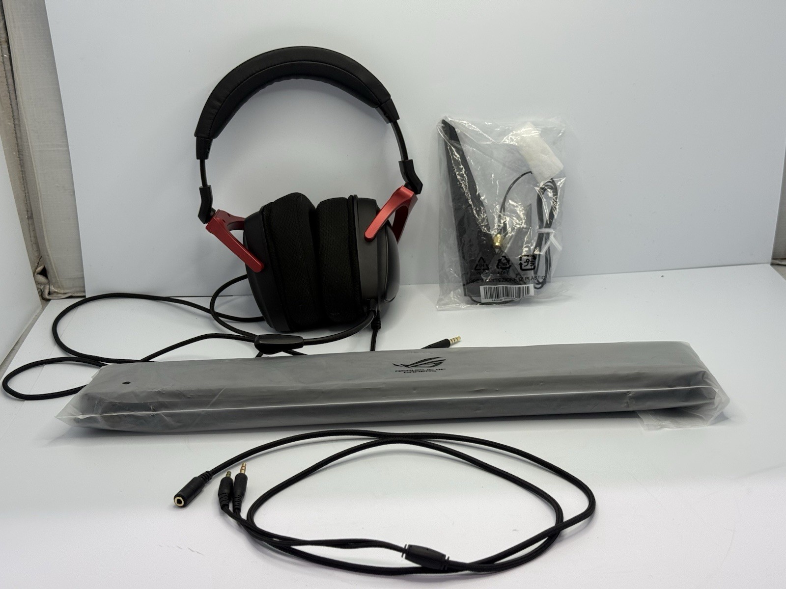 ASUS Republic of Gamers Wired Over-Ear Headset, Boom Mic, Black/Red