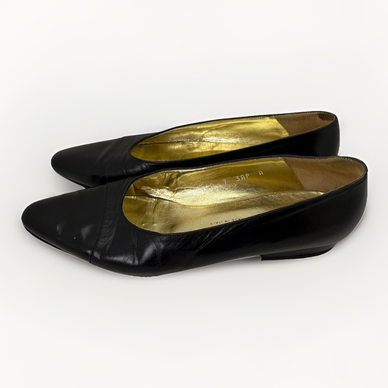 ST JOHN Black Leather Patent Toe Flat Low Heel Shoes Size 7 A
