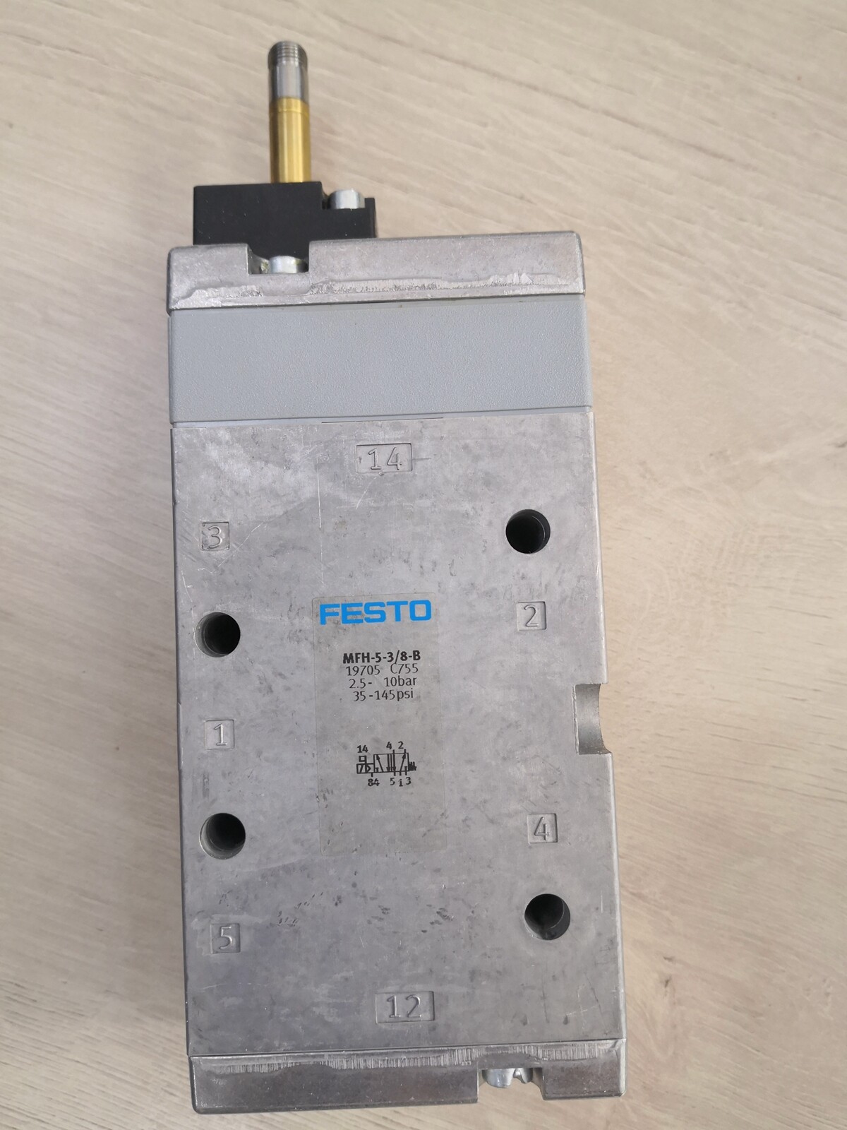 NEW FESTO MFH-5-3/8-B 19705 Solenoid Valve