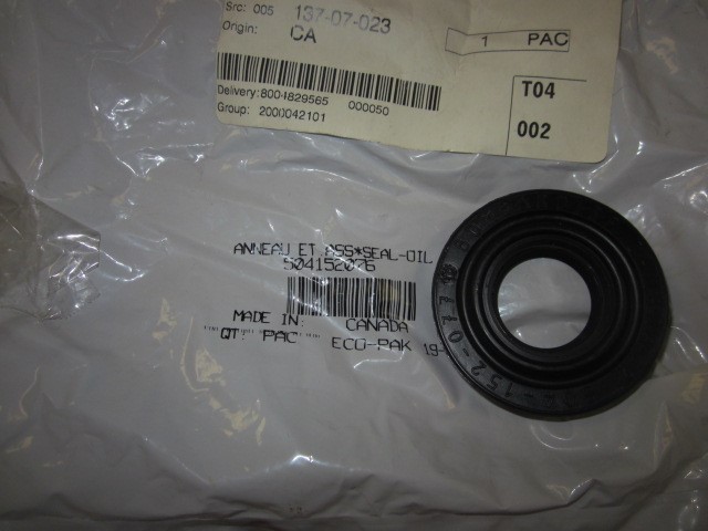 Ski-doo formula MXZ oil seal new 504152076