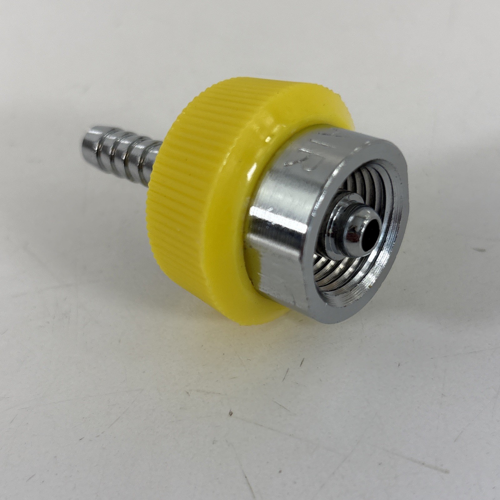 DISS Hand Tight 1/4" Hose Barb AIR (DA-HB4-UA-DH)