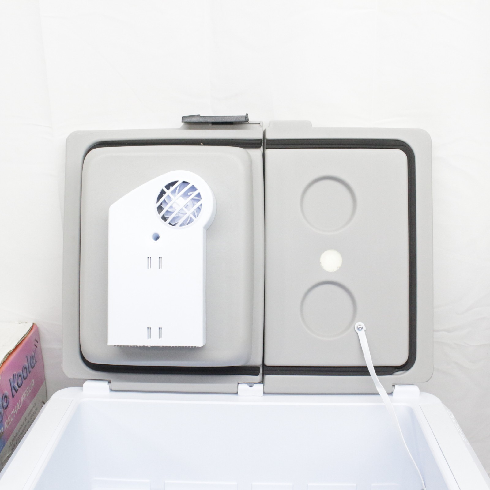 Koolatron Portable Car Cooler Warmer Iceless 12V 33 Quart 31 L White