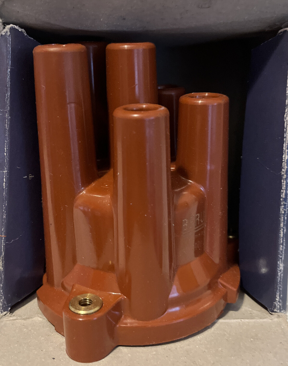 BERU Distributor Cap VK 440 (0 330 920 340)