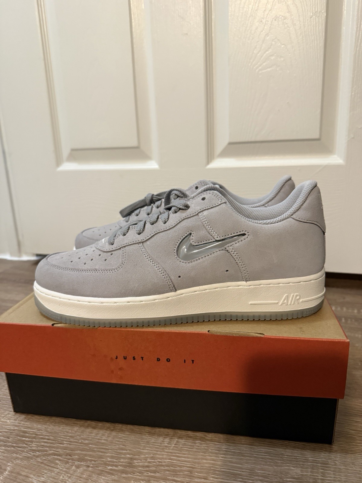 Nike Air Force 1 Low Retro Jewel Light Smoke Grey DV0785-003 Men’s Size 11.5