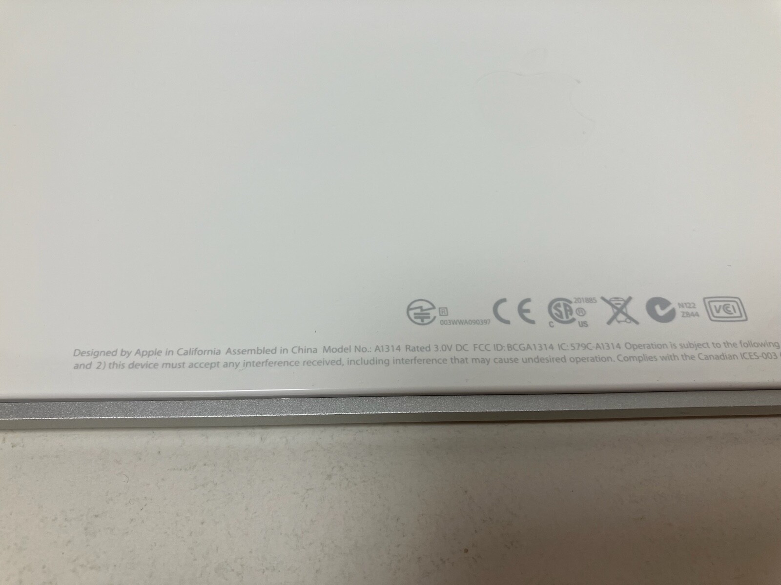 Apple Wireless Keyboard A1314 4th Generation MC184LL/B