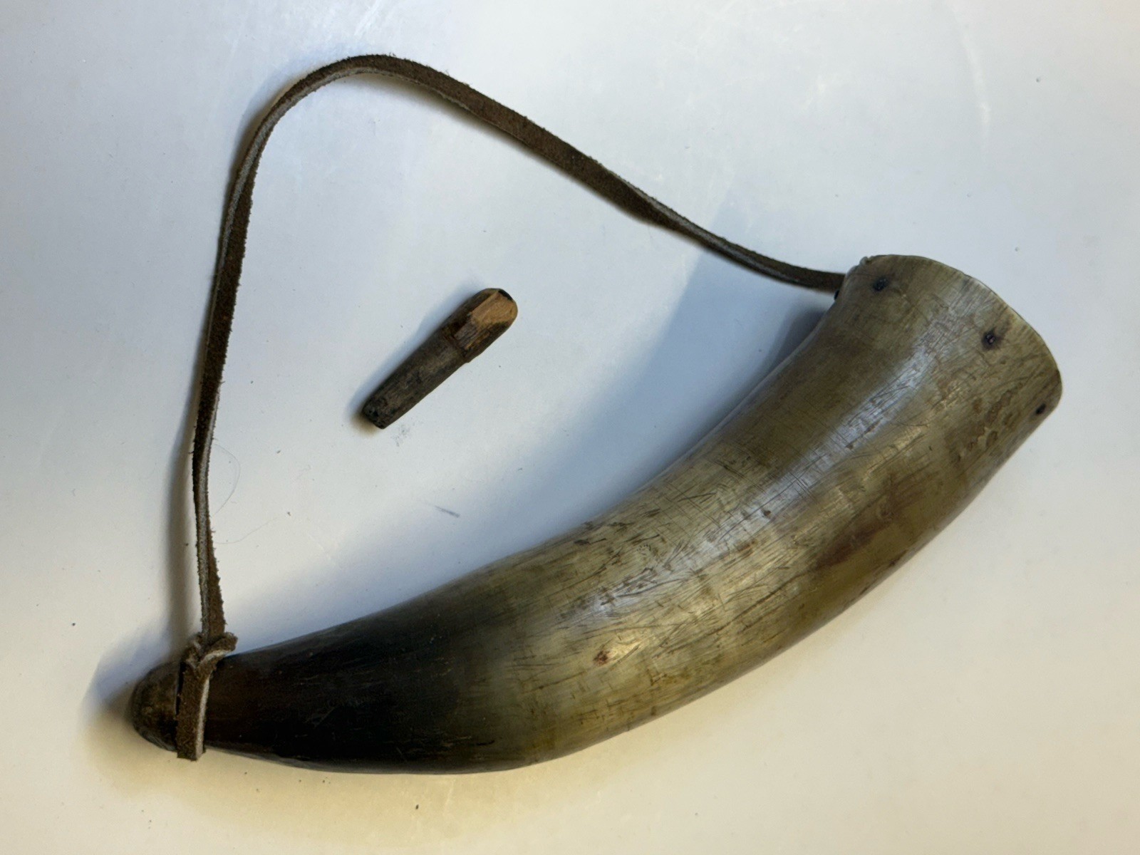 Antique 8” Powder Horn for Flintlock Muzzleloader Hunting or Military