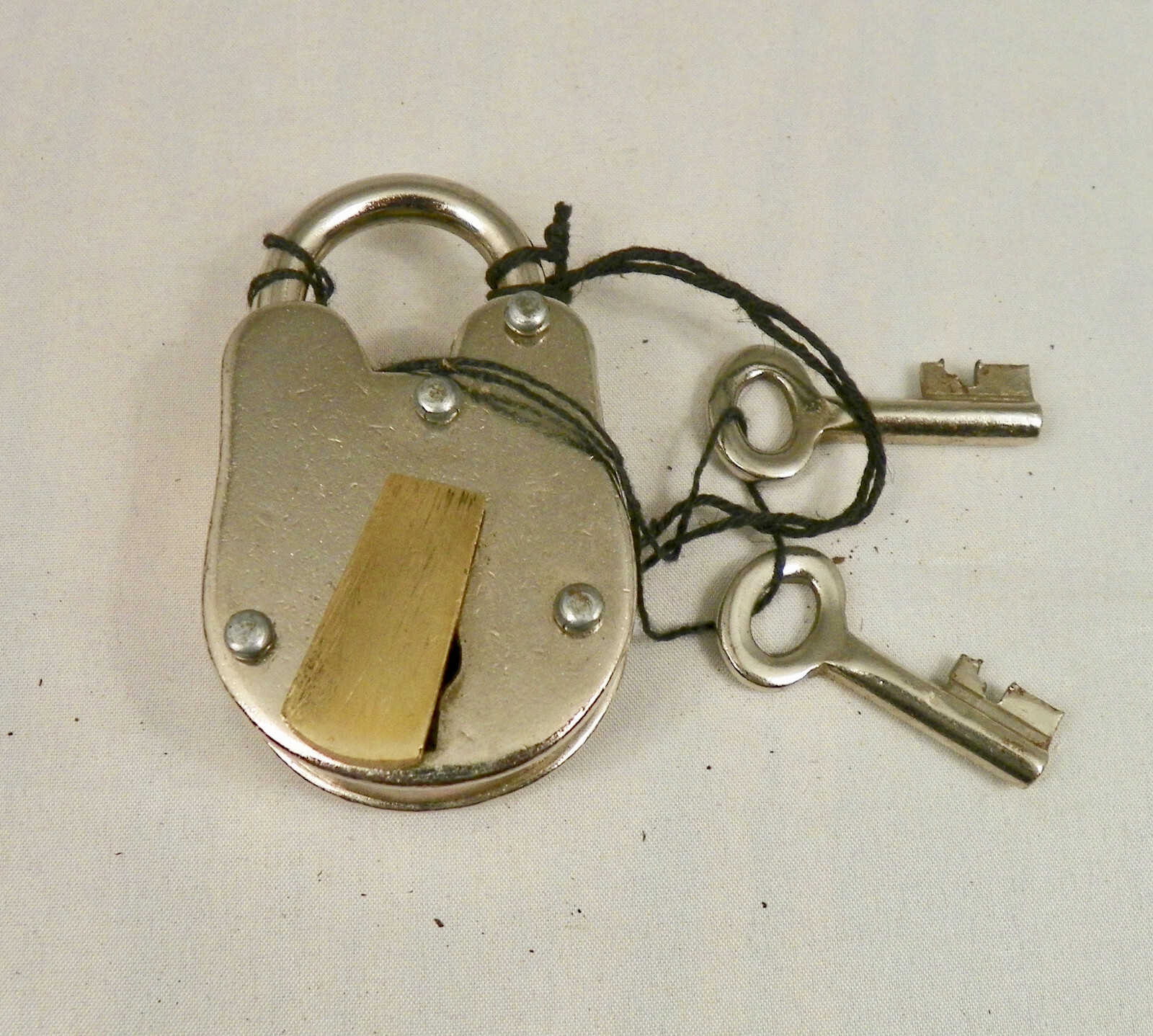 Pirate Lock 2.75" High x 3/4" Wide Chrome - Old Style w/ 2 Keys - Padlock - New