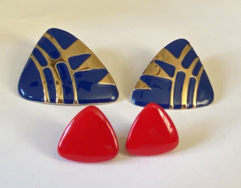 VTG 2 PAIRS OF MOD PIERCED EARRINGS GOLD & BLUE AND RED ACRYLIC