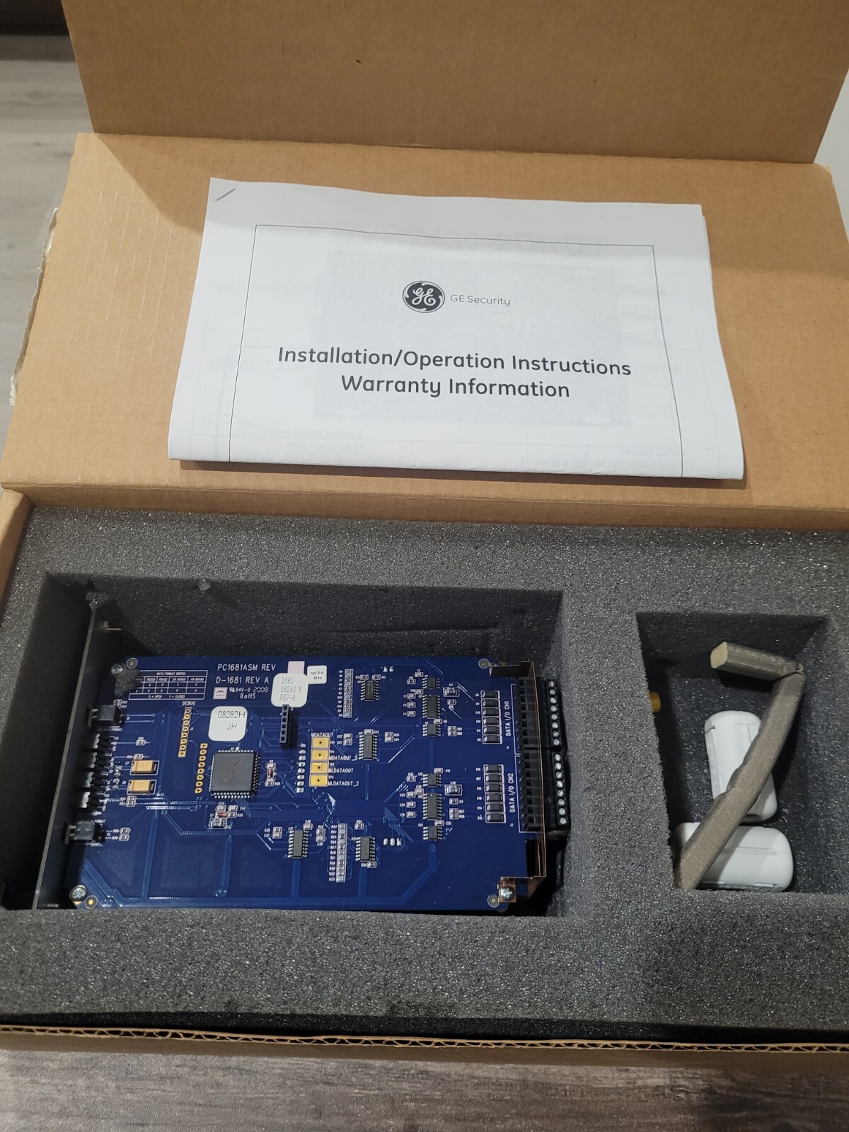 GE Security VR7430-2DRDT-R3 4 Channel Digital Video Receiver/2 Channel Data Tran