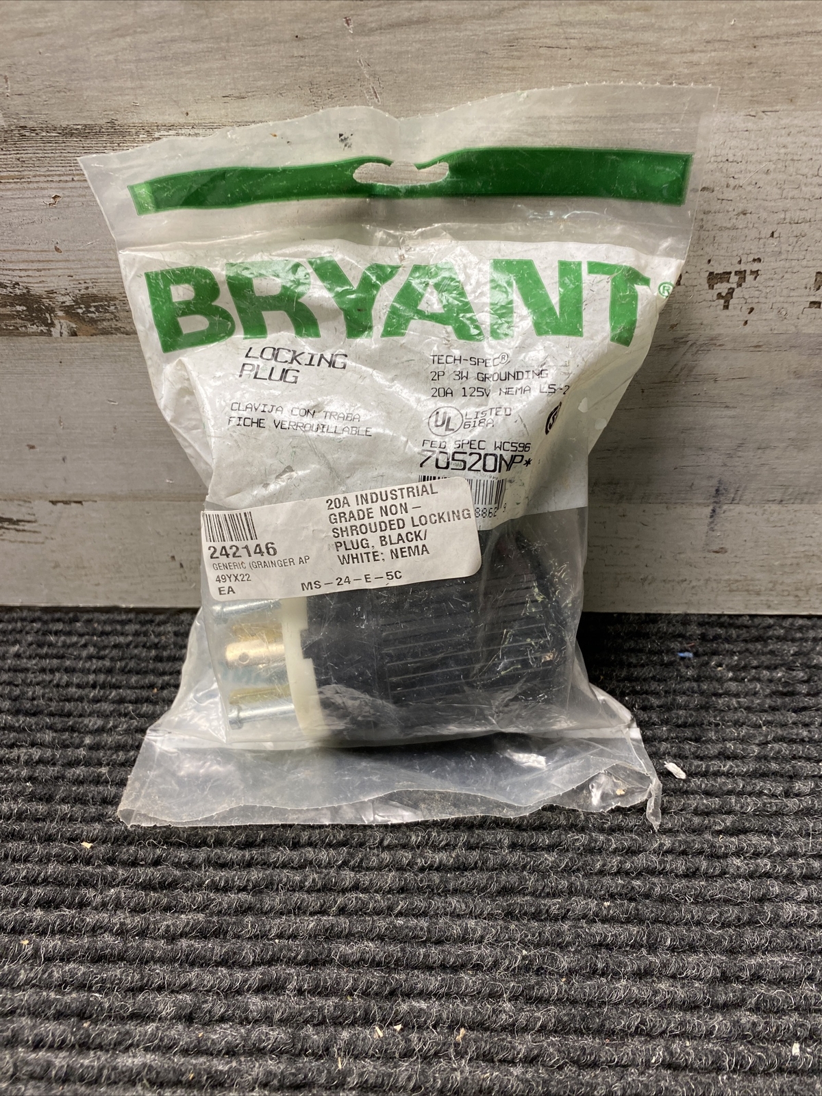 NEW BRYANT NYLON LOCKING PLUG 70520NP NEMA, L5-20, 20A, 125V NIB FREE SHIPPING