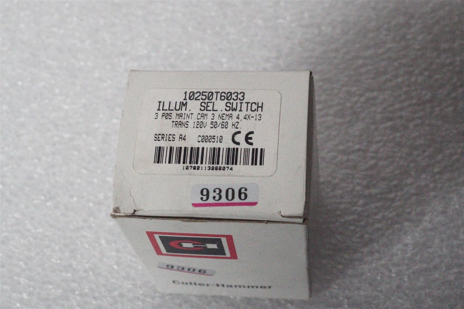 Eaton 10250T6033 Selector Switch Illuminated 120V 3 Position Black NEMA 4 12