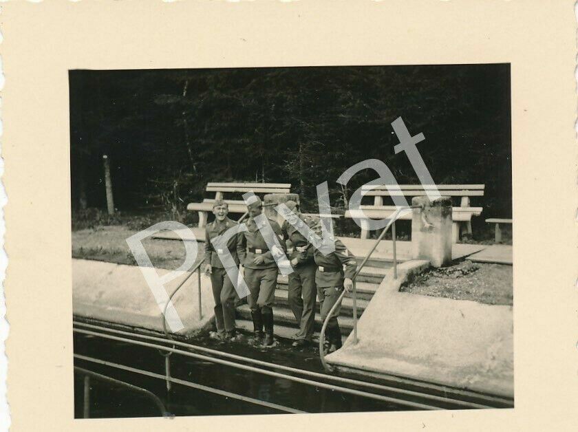 Photo WW II Wehrmacht Soldiers Luftwaffe Bad Wörishofen Water Step H1.37