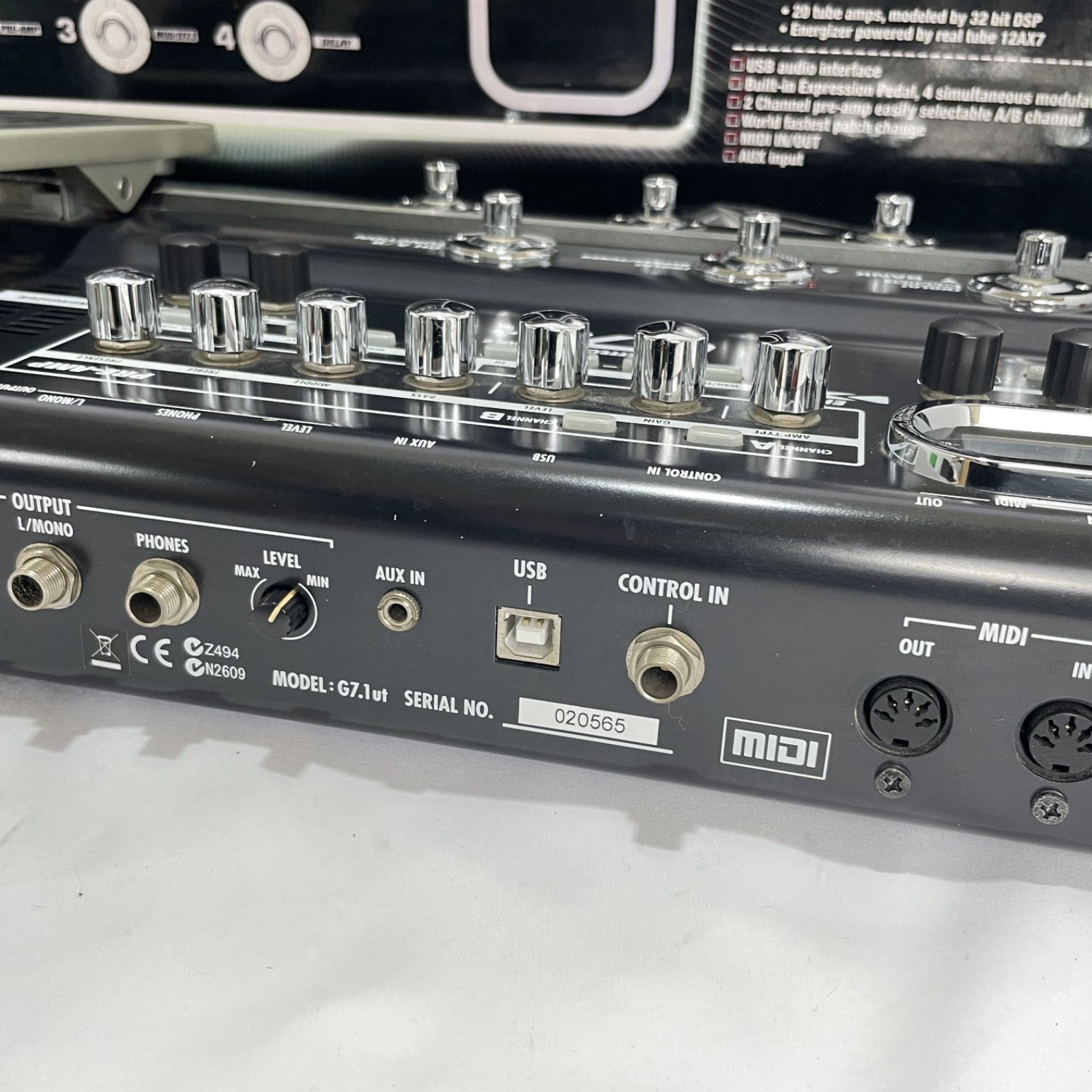 ZOOM G7.1ut Guitar Effects Pedals Console Multi Processor with Box andAdapter
