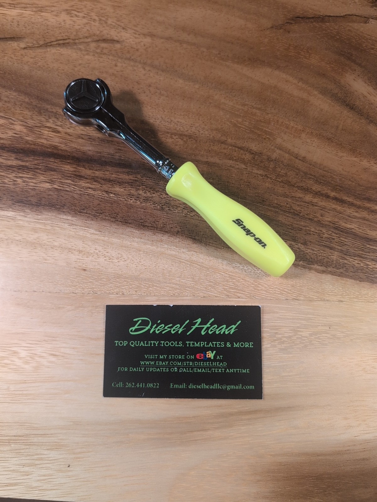 *NEW* Snap On FHCNFD72 3/8" Dr Hi-Viz Yellow Hard Grip 180° Round Head Ratchet