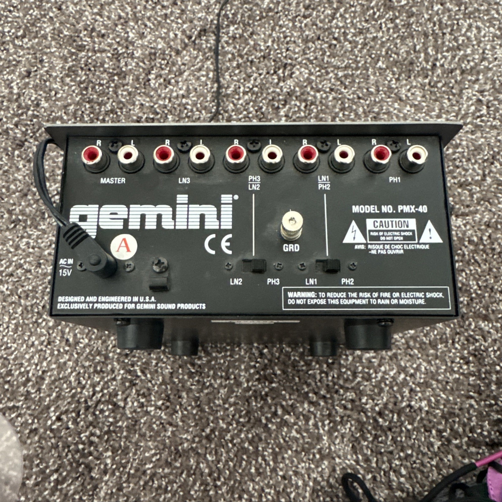 Gemini PMX-40 DJ PMX-40 Mixer (No Cords) comes with Ac Adapter powers on