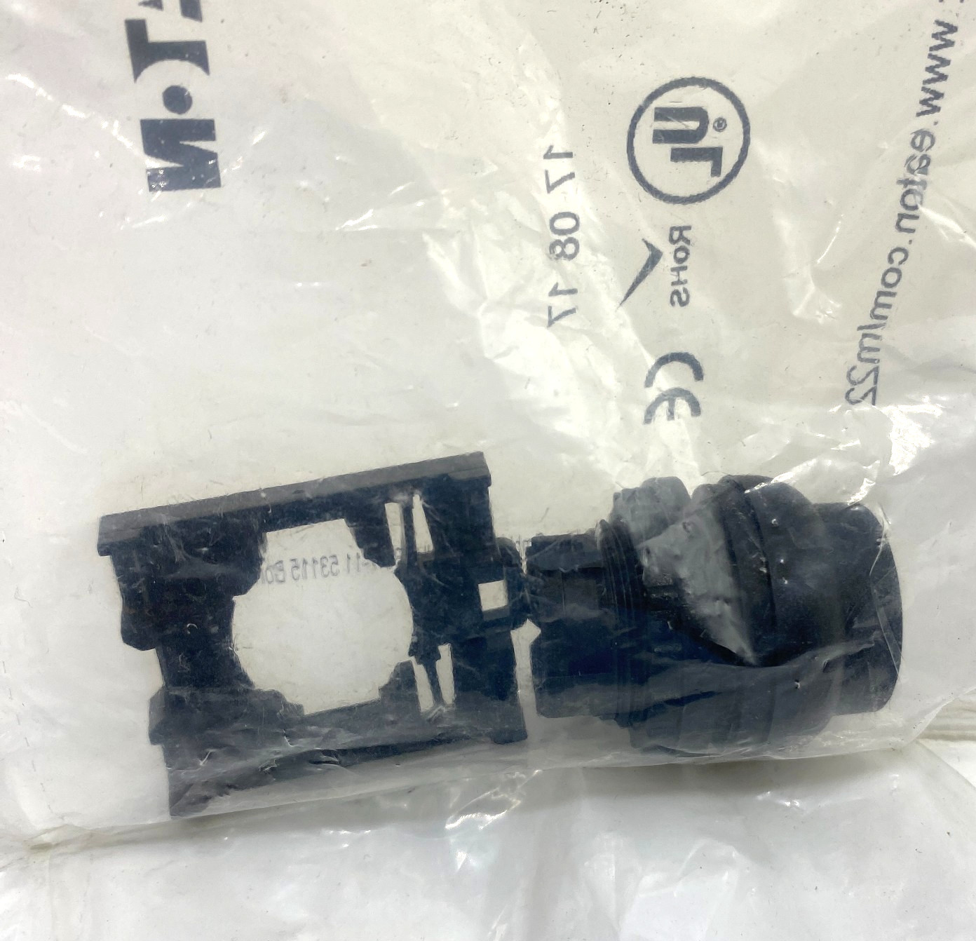 Lot of 6 - Eaton M22S-DH-S Push Button Black Extended Head Non-Illuminated M22 ✅