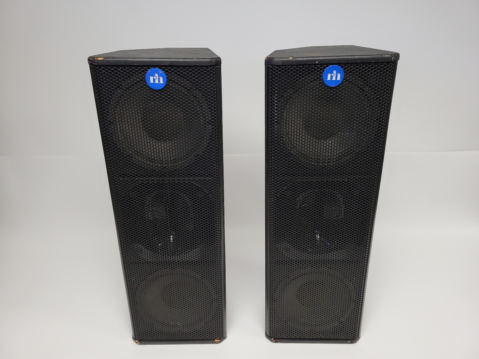 Pair of 2 Renkus Heinz TRC82/12 Loudspeakers, 2-Way, 400W@8ohms, Neutrik 4-Pin