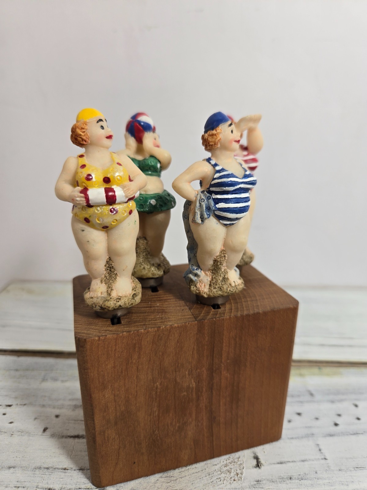 1999 Beach Bathing Beauties Cheese Spreader Set of 4 Boston Warehouse IN BLOCK