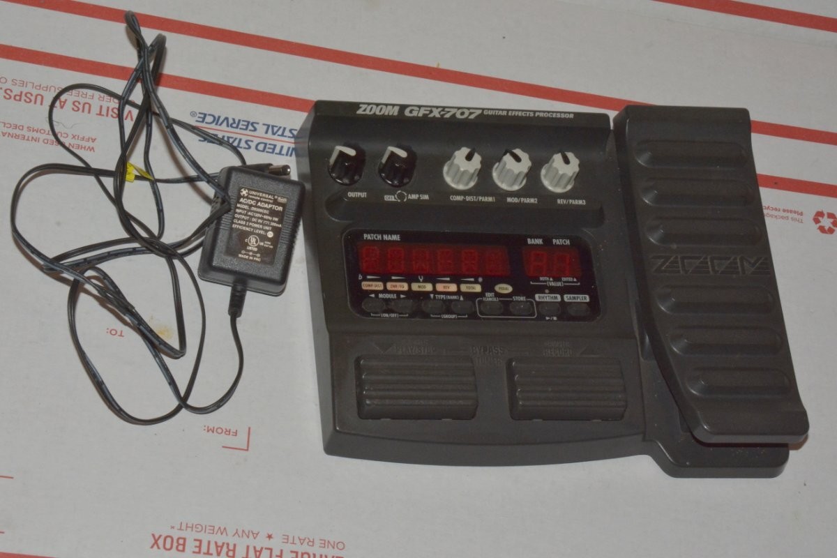 Tested/Working Zoom GFX-707 Guitar Effects Processor-w batts+power supply