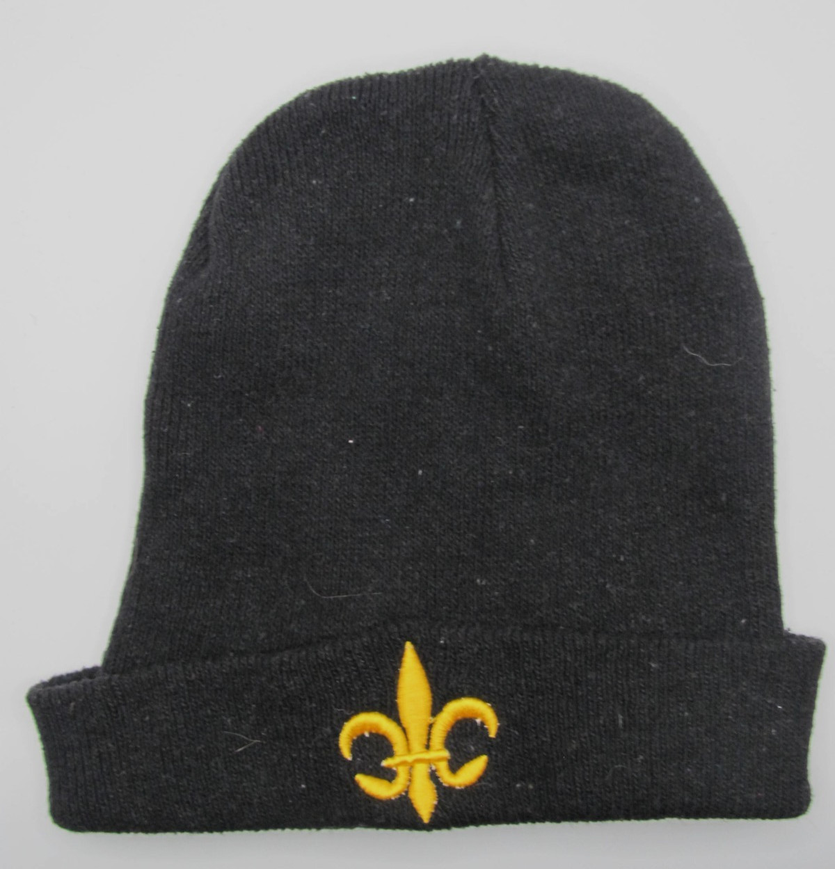 PRE-OWNED ONE SIZE FITS MOST FLEUR DE LIS THEMED BEANIE (KID'S SIZE)