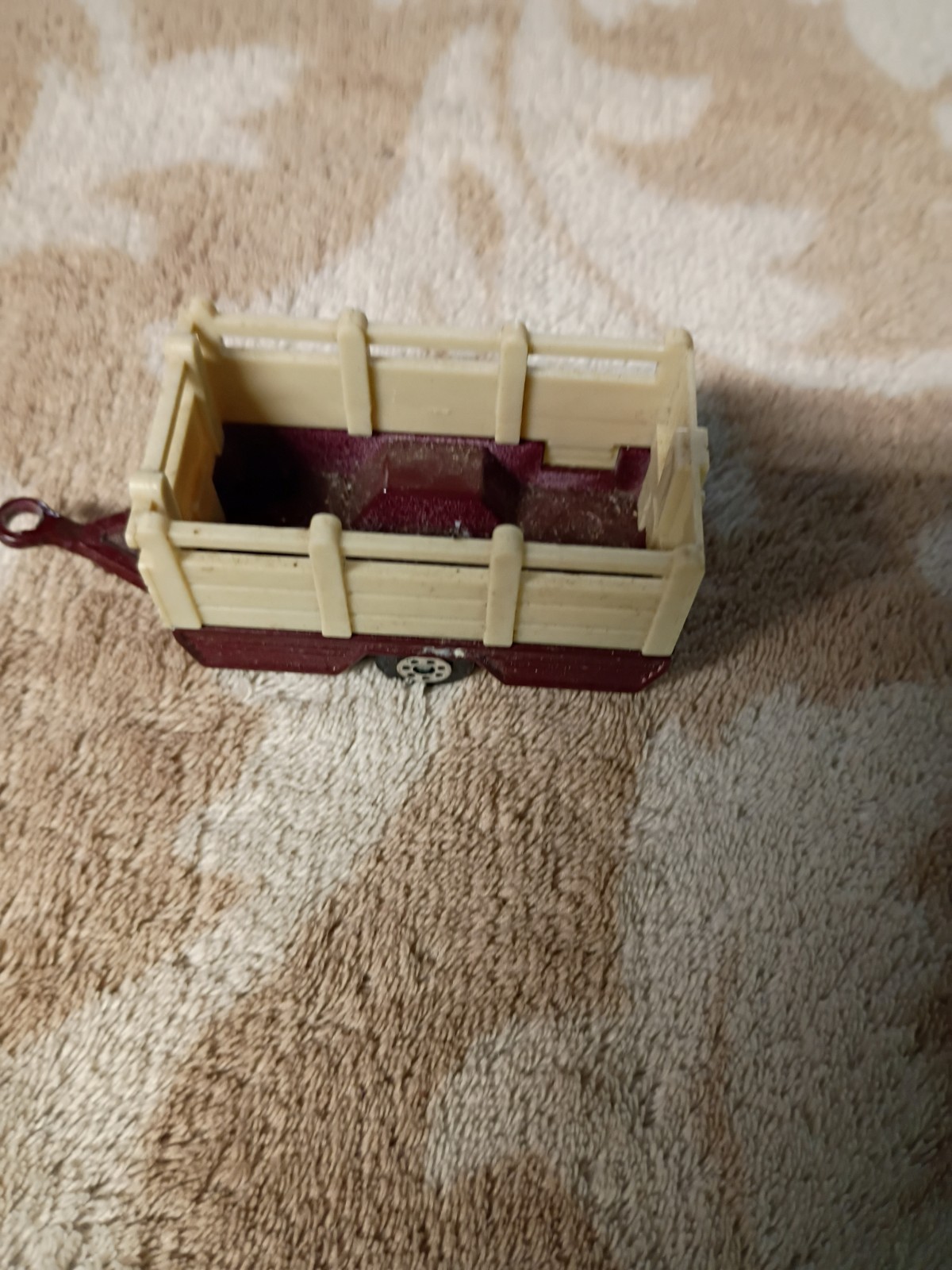 Maisto Cattle/Livestock Trailer Tan/Brown 3" Long 1/64 Scale