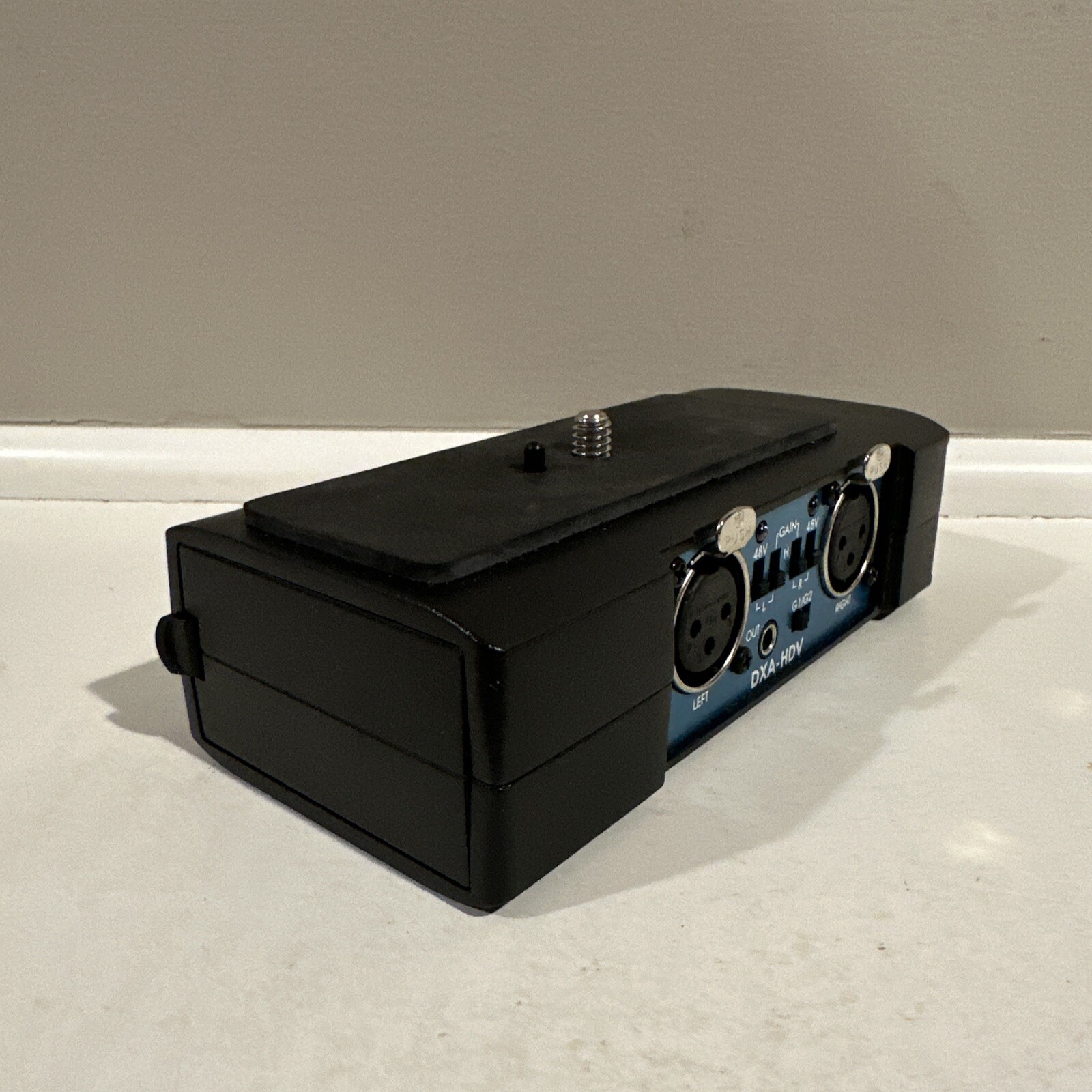 Beachtek DXA-HDV Camcorder Audio Adapter - No Cables