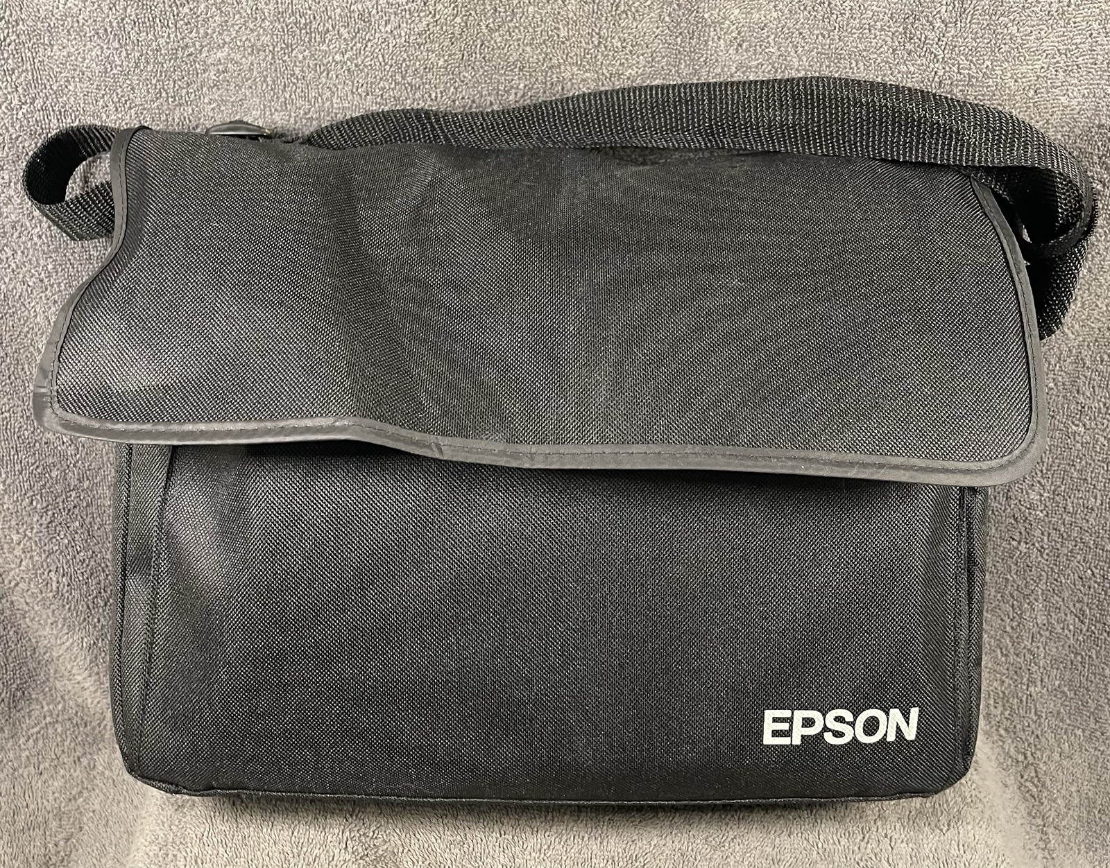 Epson PowerLite S11 Projector With Extras TESTED With Remote And Extras As Shown