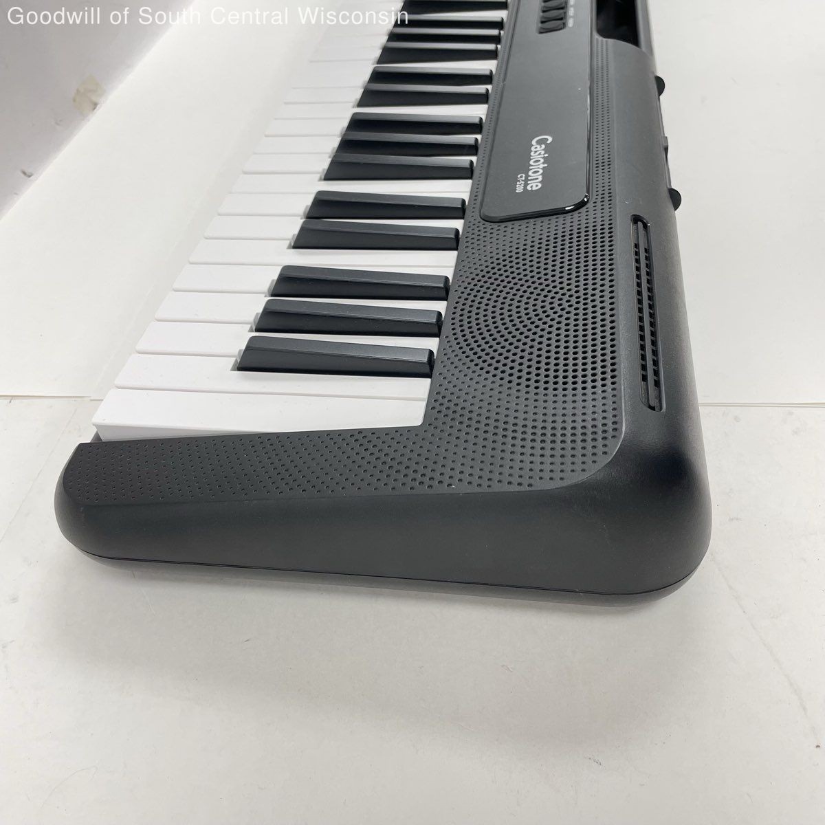 Casio Casiotone CT-S200 61-Key Digital Keyboard -TESTED