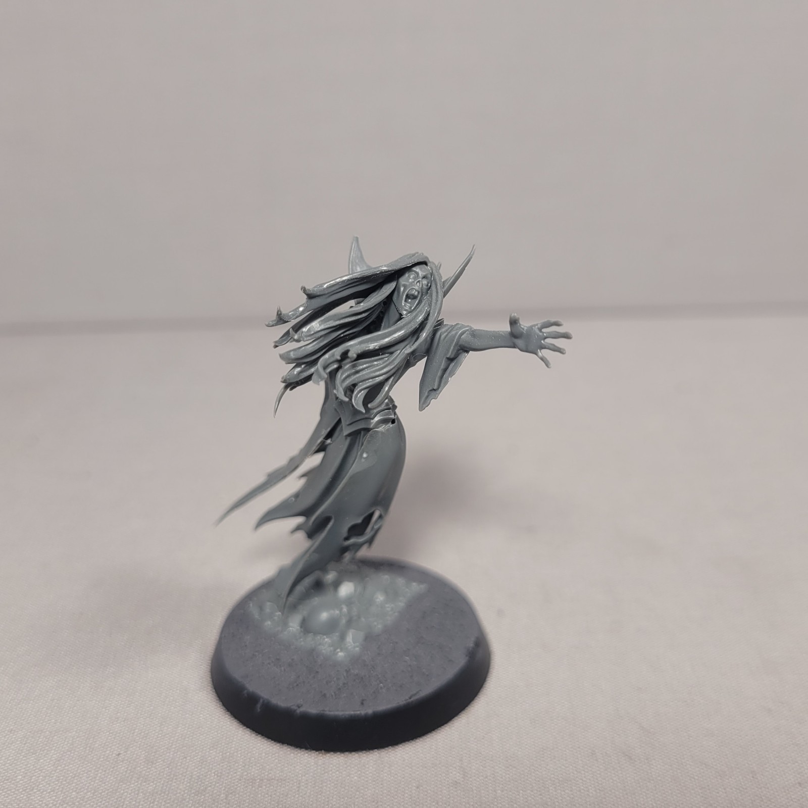 Tomb Banshee Nighthaunt Warhammer Age of Sigmar Games Workshop