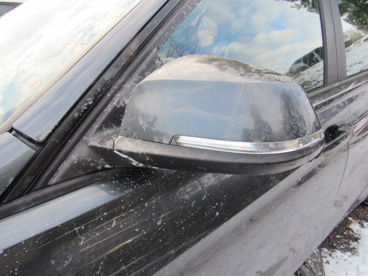 328I 2015 Glove Box 1023210