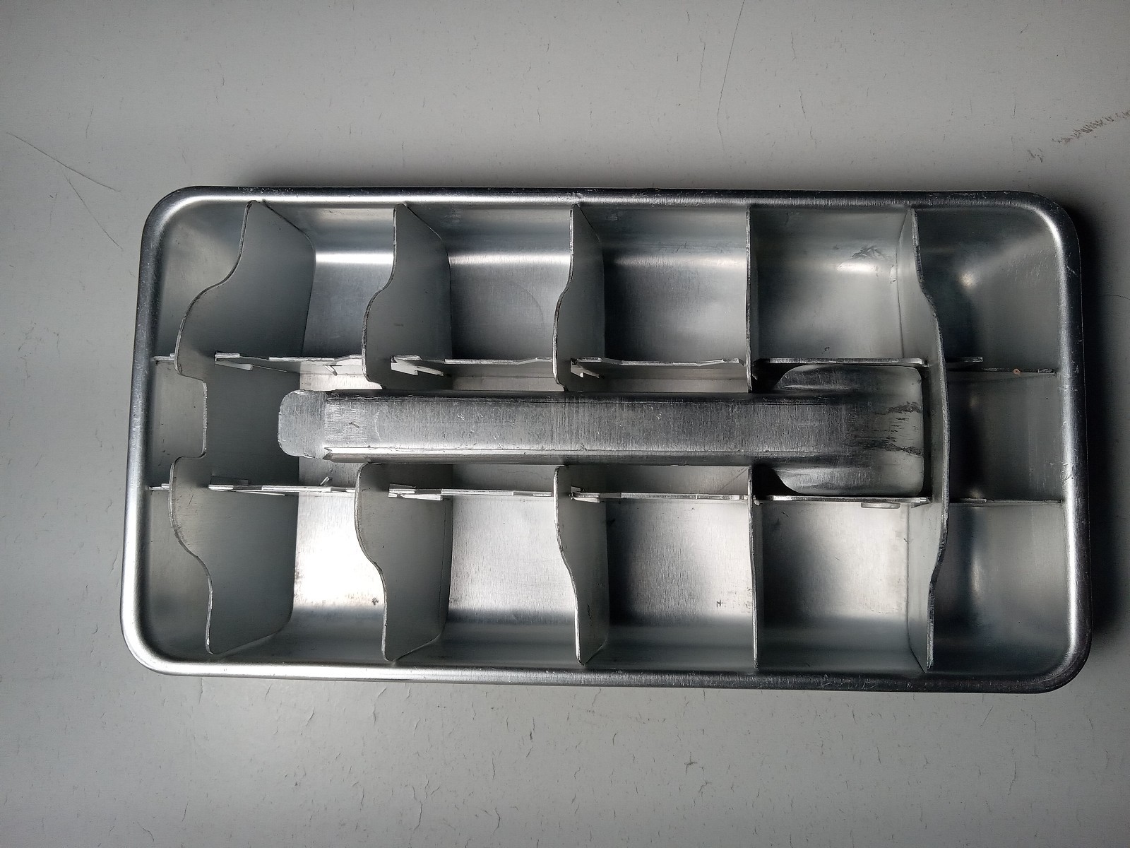 Vintage Aluminum Unbranded Ice Tray 18 Cube Freezer Quick Release