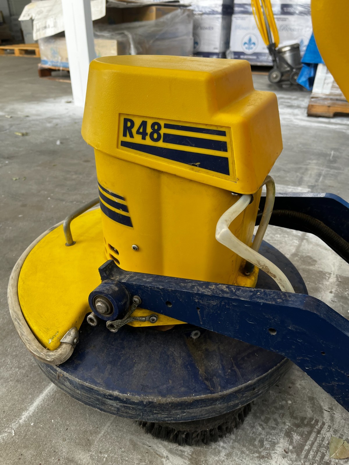 Cimex CR48CM commercial carpet scrubber