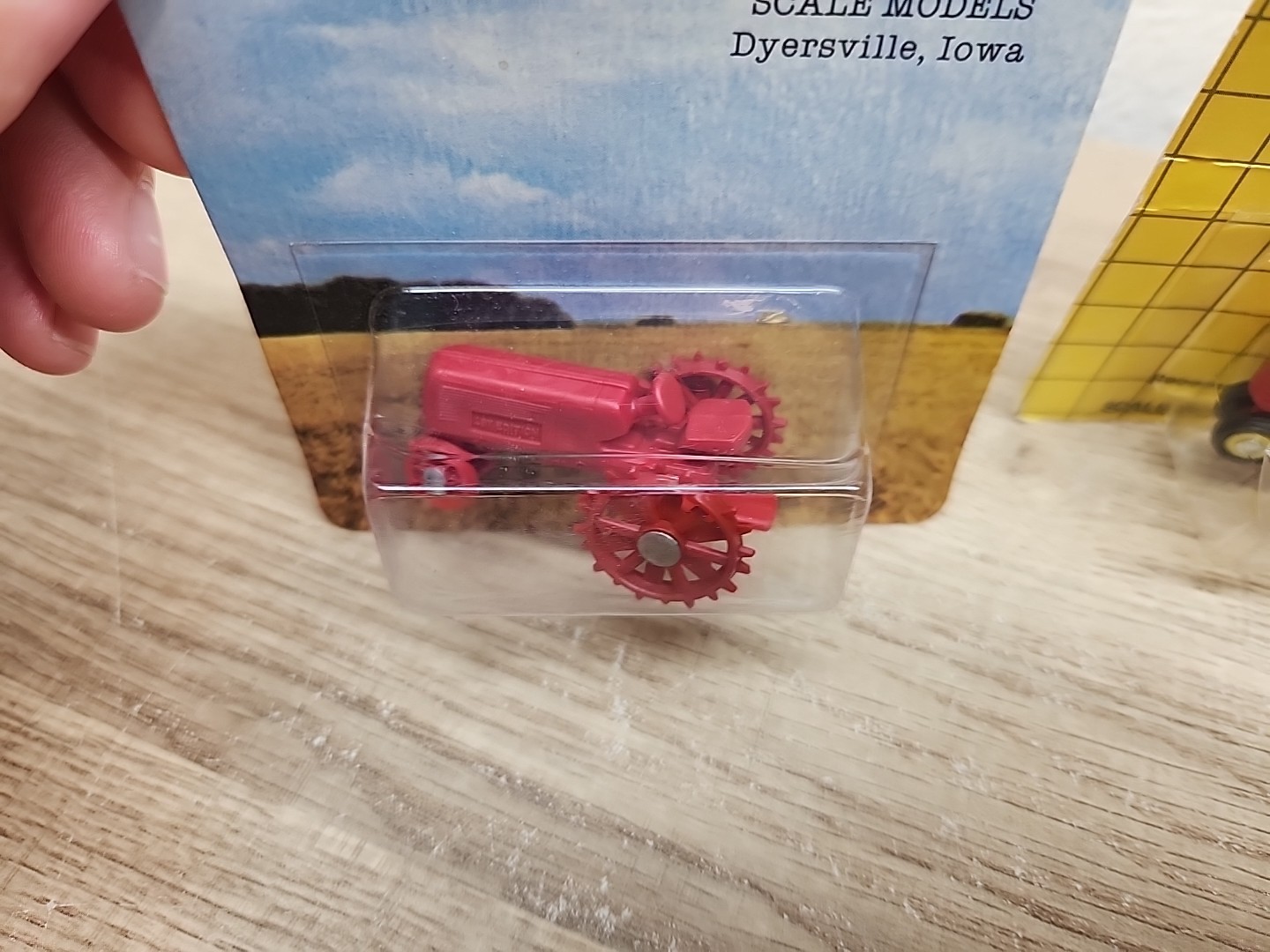 1/64 Group Of 2 Tractors Scale Models Plastic