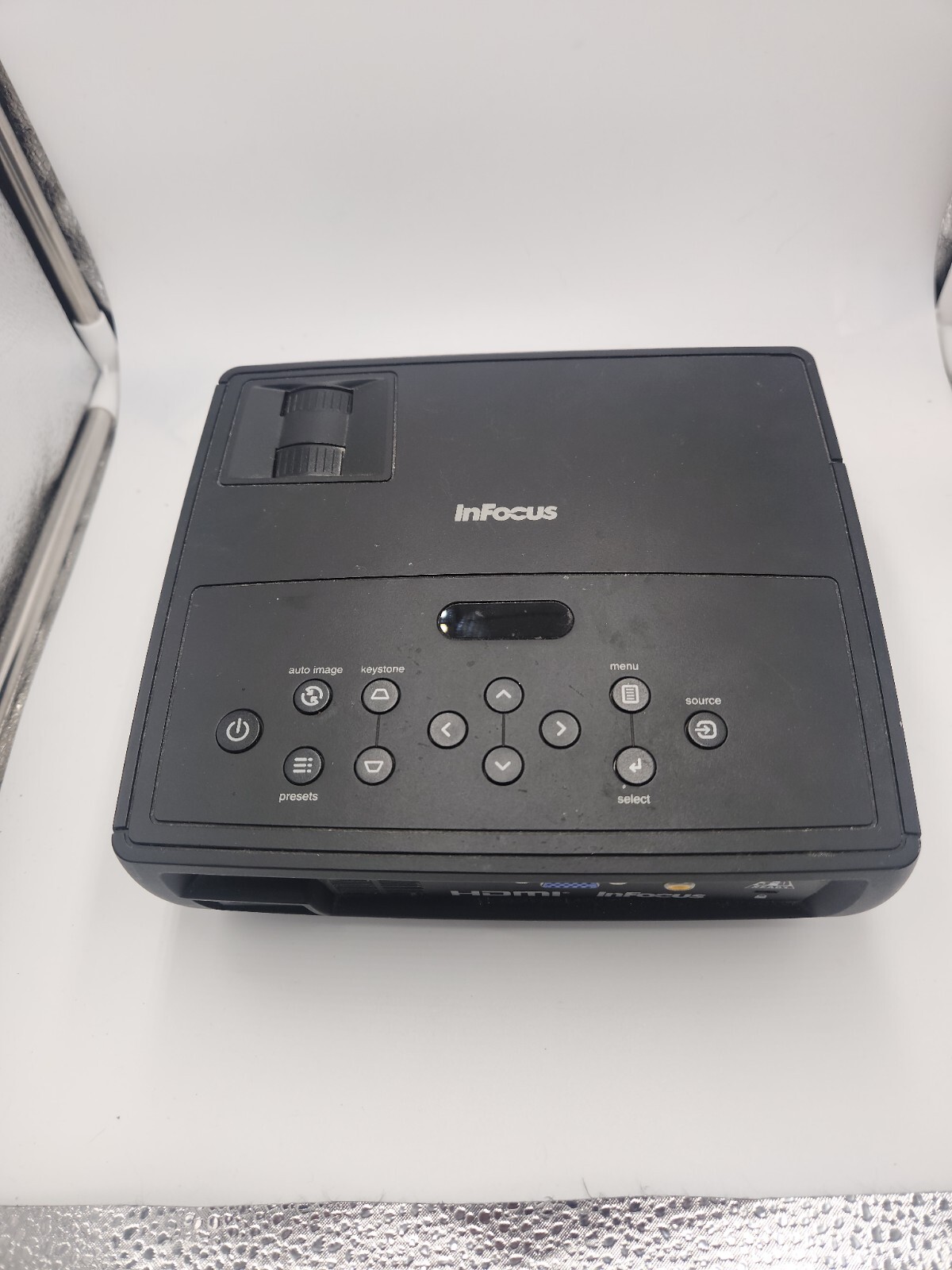 Infocus IN1112A DLP Projector w/ Carrying Case + Remote Control