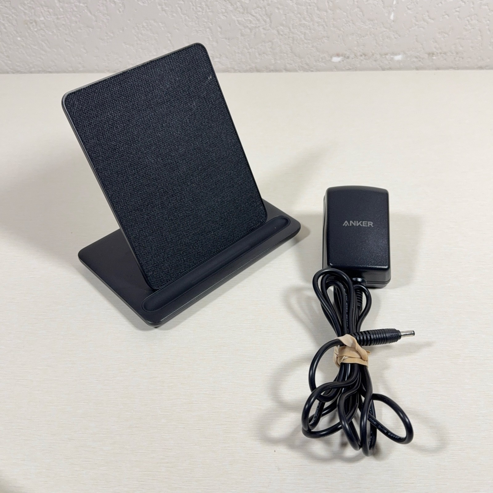 Anker Wireless Charging Dock for Kindle Paperwhite Signature Edition Y1822 + PSU