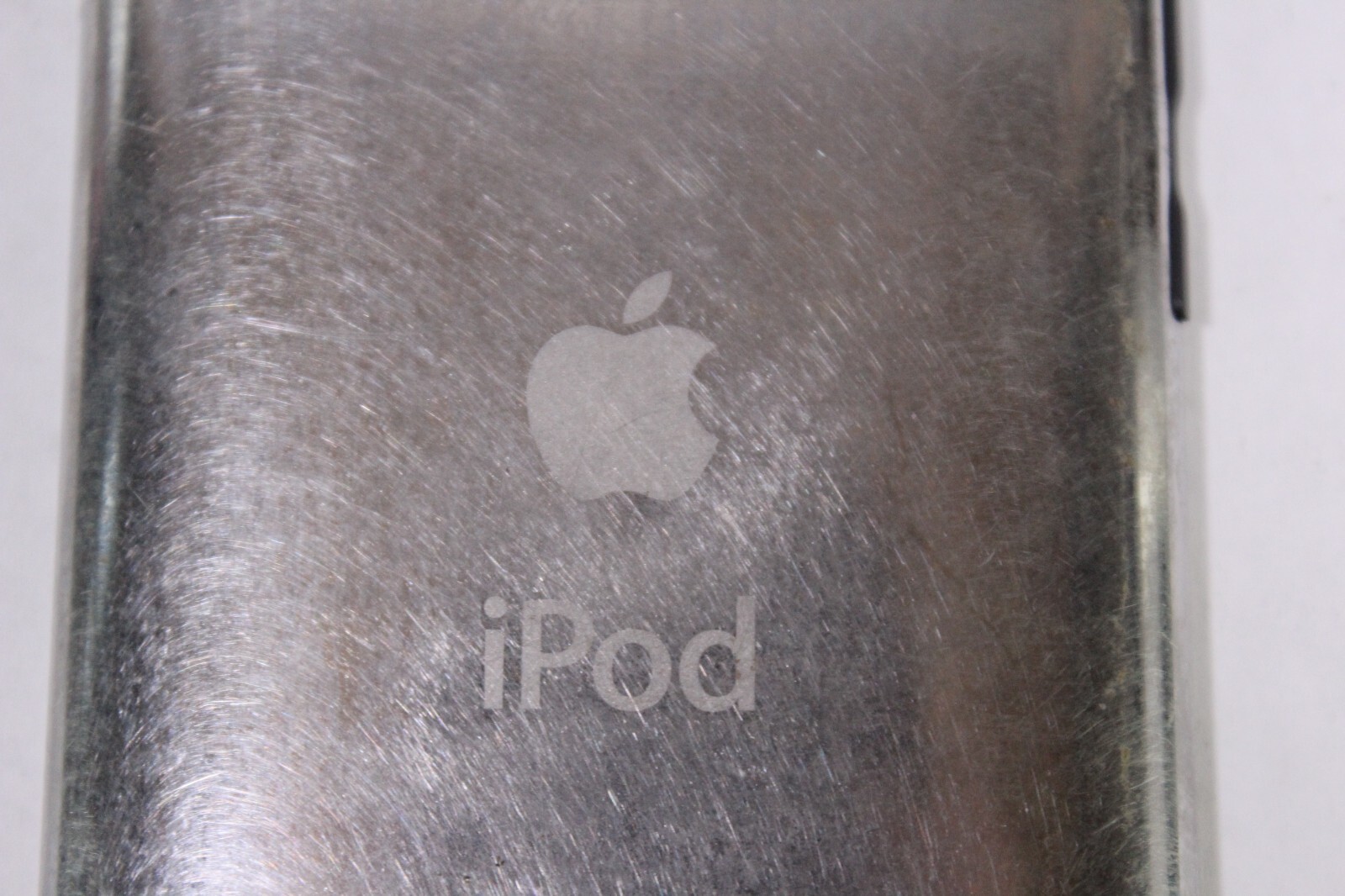Apple Model A1288 Black 2nd Generation 8GB Wi Fi MP3 Touch IPod UNTESTED